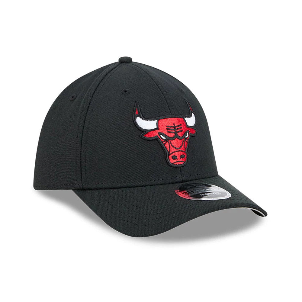 Pictured is this NBA Team Chicago Bulls 39THIRTY M-Crown Stretch Fit cap in black. 4