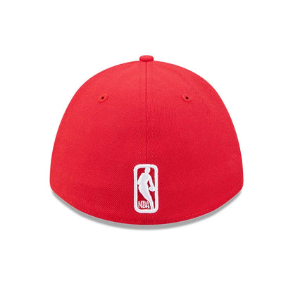 Pictured is this NBA Team Chicago Bulls 39THIRTY M-Crown Stretch Fit cap in red. 6