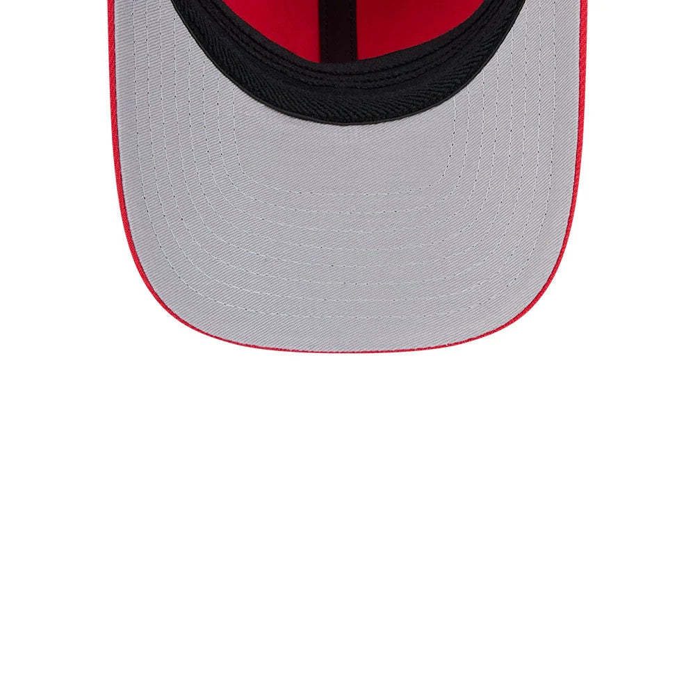 Pictured is this NBA Team Chicago Bulls 39THIRTY M-Crown Stretch Fit cap in red. 7