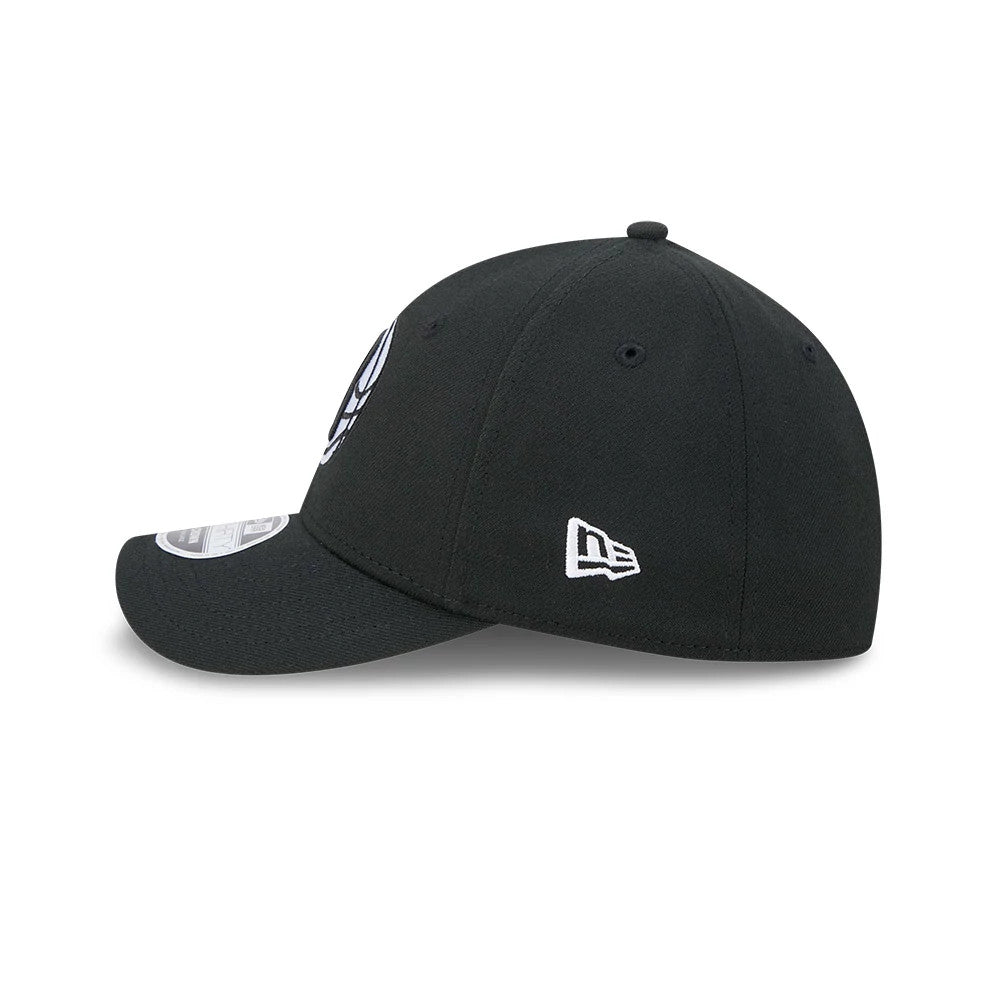 Pictured is this NBA Team Brooklyn Nets 39THIRTY M-Crown Stretch Fit cap in black. 5