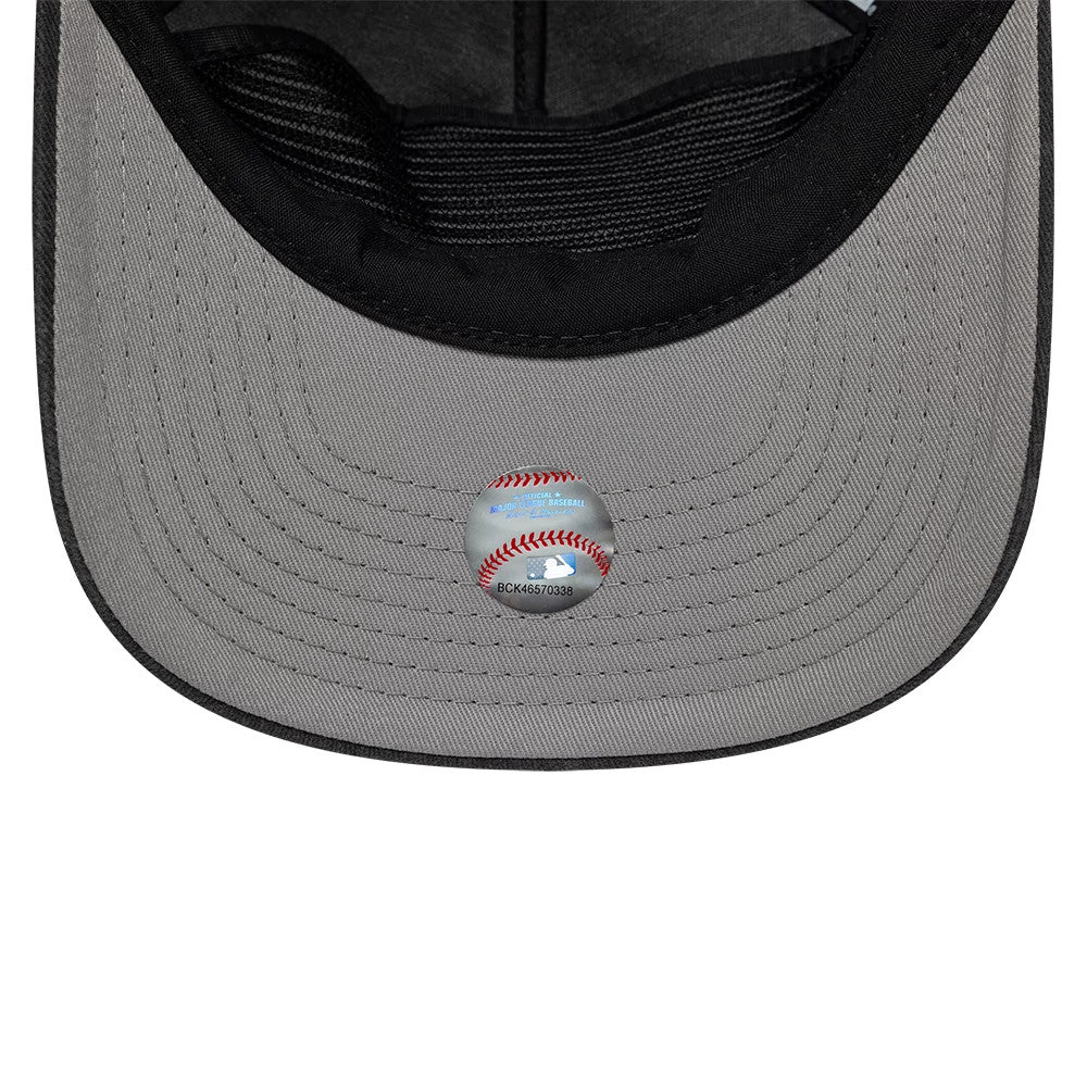 Pictured is this MLB New York Mets 19TWENTY cap in black. 2