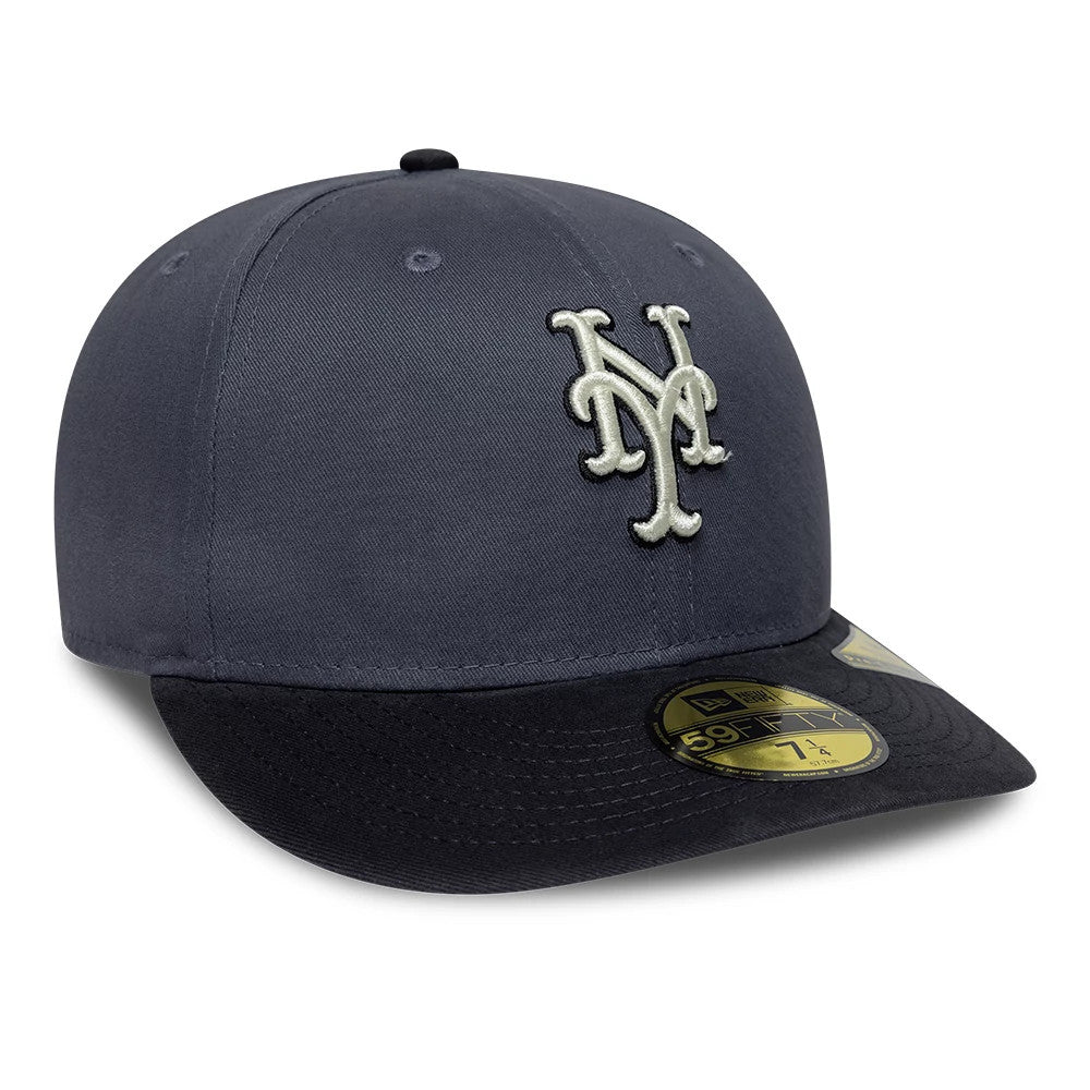 Pictured is this MLB New York Mets 59FIFTY Fitted cap in dark grey. 4