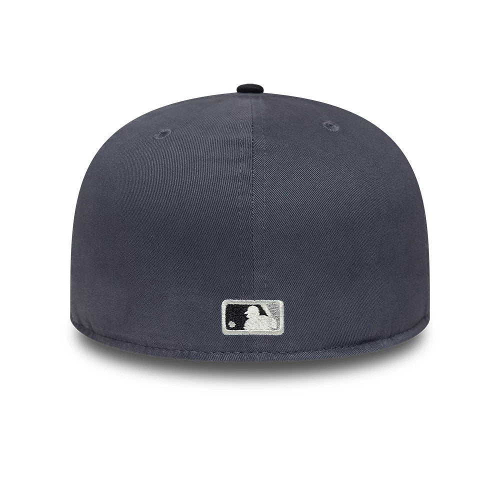 Pictured is this MLB Chicago White Sox 59FIFTY Fitted cap in dark grey. 5