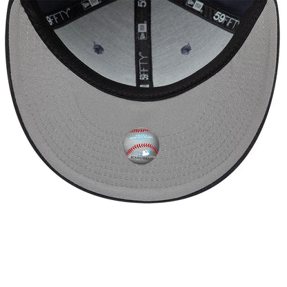 Pictured is this MLB Chicago White Sox 59FIFTY Fitted cap in dark grey. 2