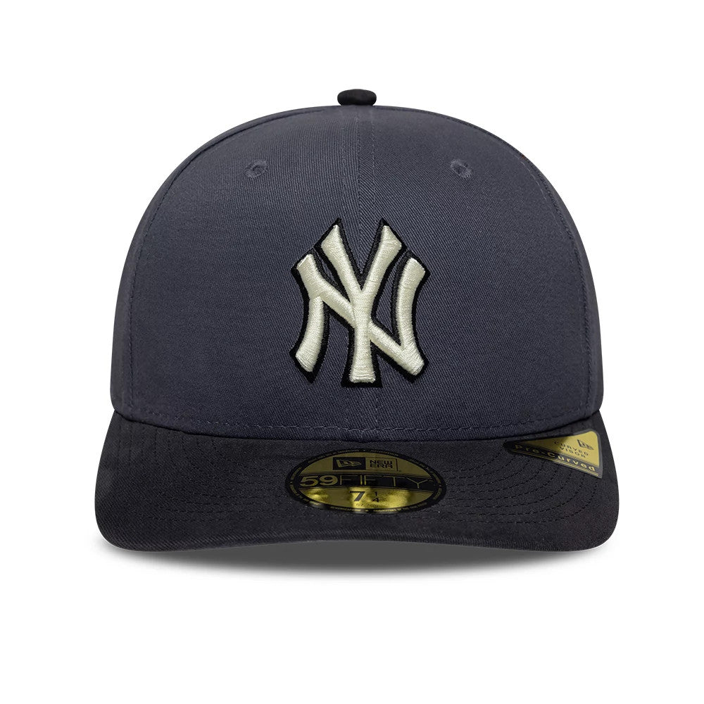 Pictured is this MLB New York Yankees 59FIFTY Fitted cap in dark grey. 3