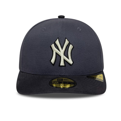 Pictured is this MLB New York Yankees 59FIFTY Fitted cap in dark grey. 3
