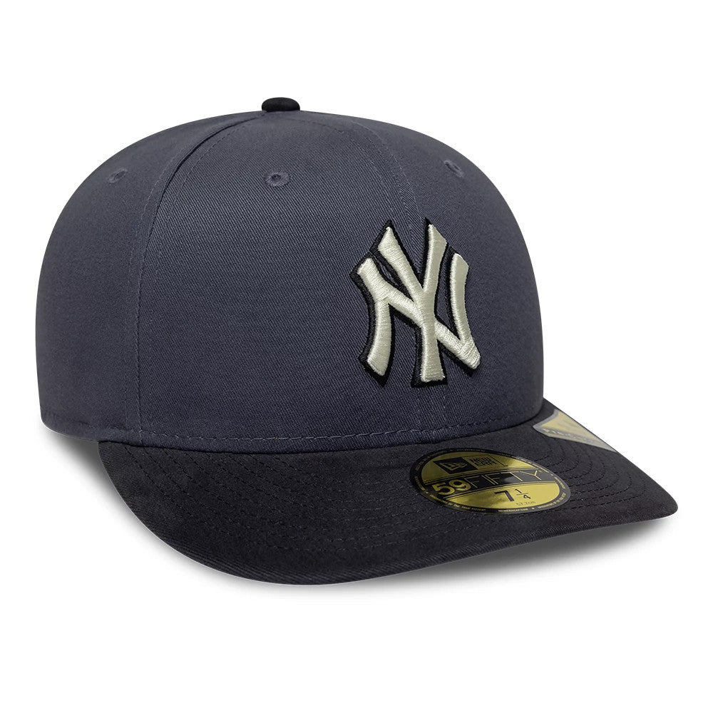 Pictured is this MLB New York Yankees 59FIFTY Fitted cap in dark grey. 4