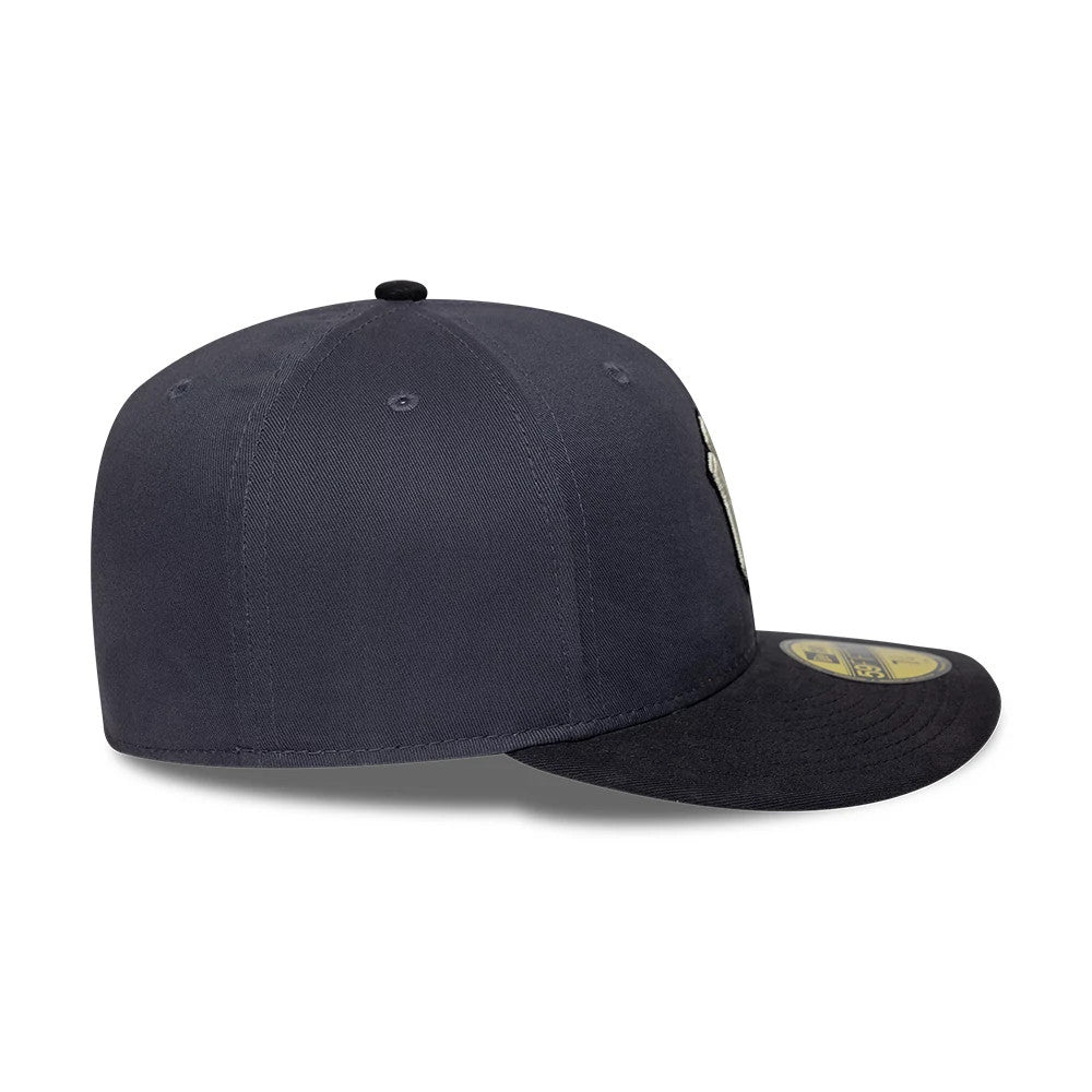 Pictured is this MLB New York Yankees 59FIFTY Fitted cap in dark grey. 6