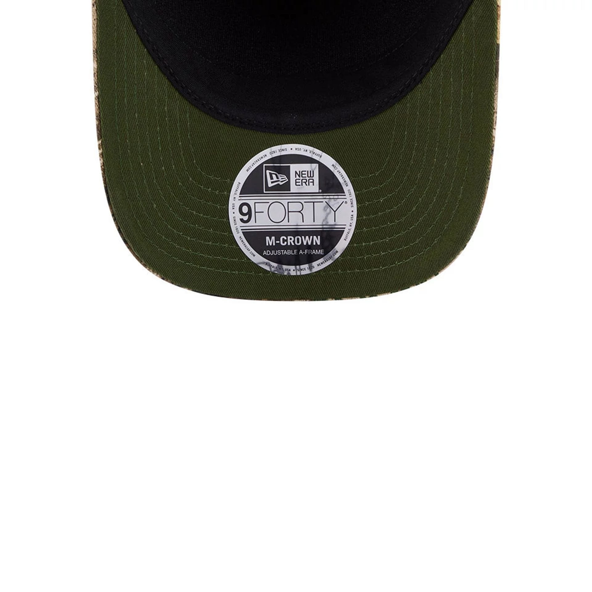 Pictured is this MLB Cotton Twill New York Mets 9FORTY M-Crown A-Frame cap in dark beige. 2