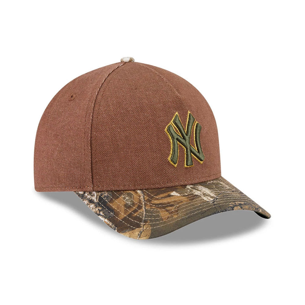 Pictured is this MLB Cotton Twill New York Yankees 9FORTY M-Crown A-Frame cap in dark beige. 4