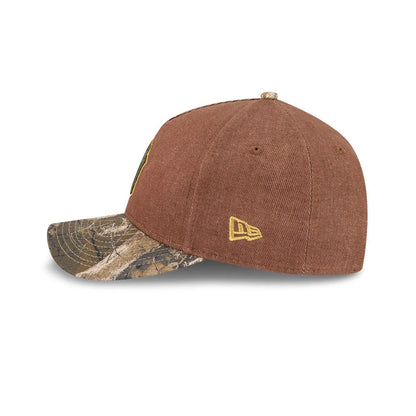 Pictured is this MLB Cotton Twill New York Yankees 9FORTY M-Crown A-Frame cap in dark beige. 6