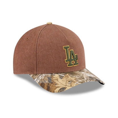 Pictured is this MLB Cotton Twill LA Dodgers 9FORTY M-Crown A-Frame cap in dark beige. 4