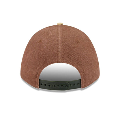 Pictured is this MLB Cotton Twill LA Dodgers 9FORTY M-Crown A-Frame cap in dark beige. 5