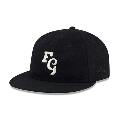 Pictured is this Fear Of God X MLB Chicago White Sox Retro Crown 59FIFTY Fitted cap in black. 1