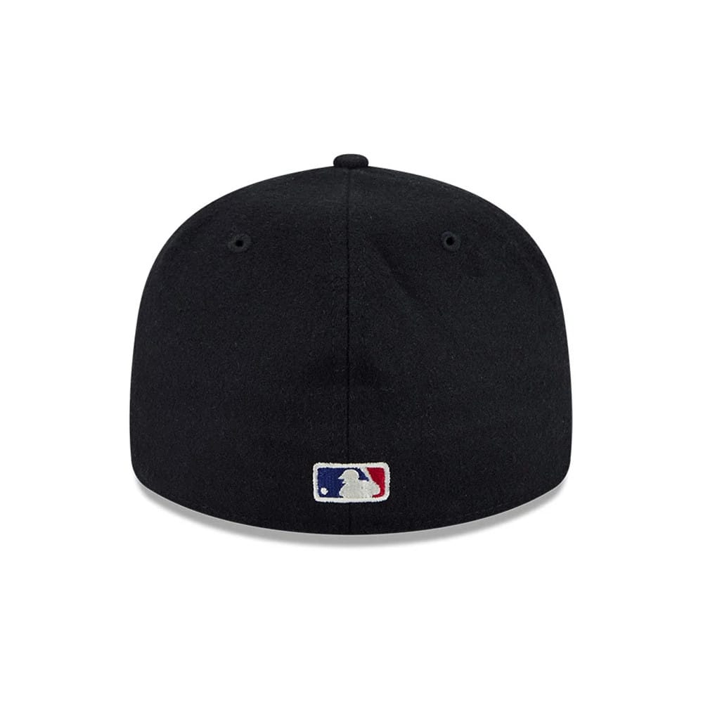Pictured is this Fear Of God X MLB Chicago White Sox Retro Crown 59FIFTY Fitted cap in black. 7
