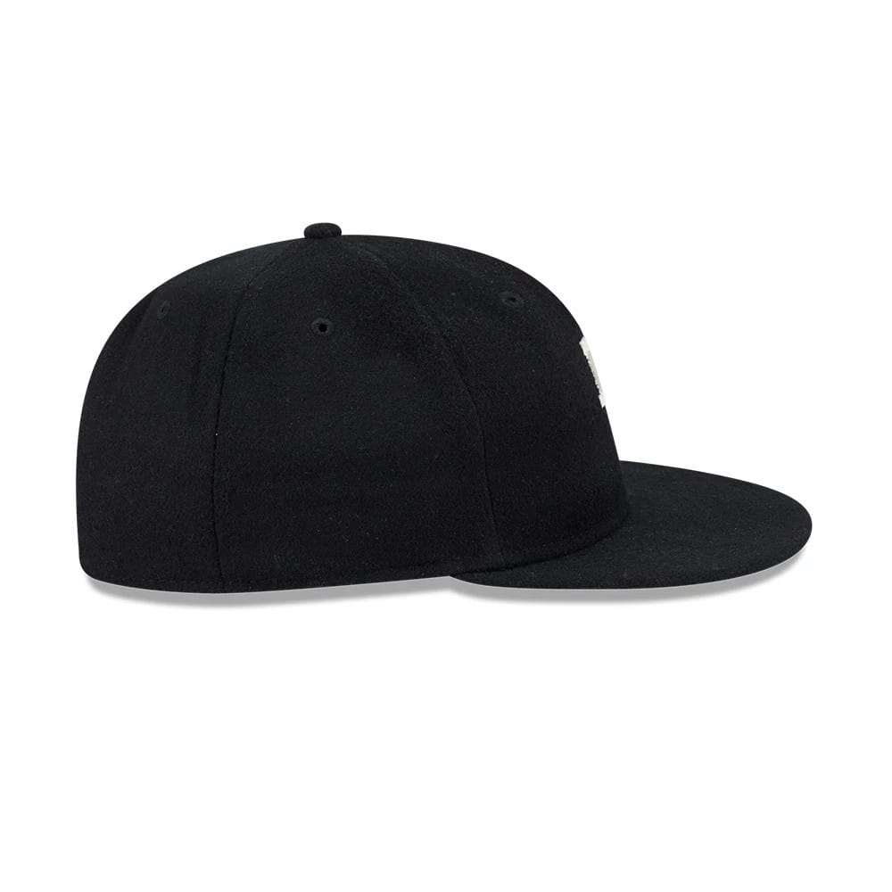 Pictured is this Fear Of God X MLB Chicago White Sox Retro Crown 59FIFTY Fitted cap in black. 6
