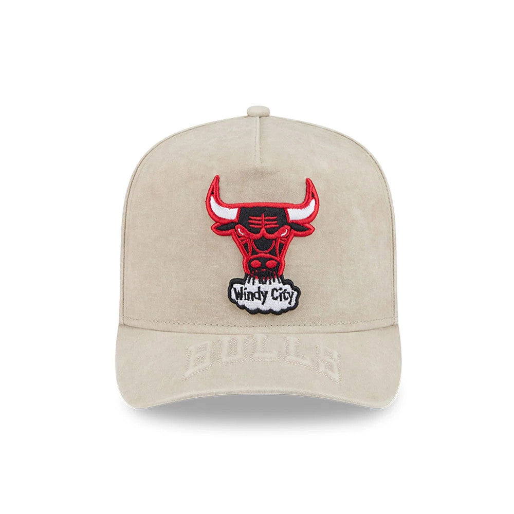 Pictured is this NBA Chicago Bulls 9FIFTY A-Frame Snapback cap in light beige. 3