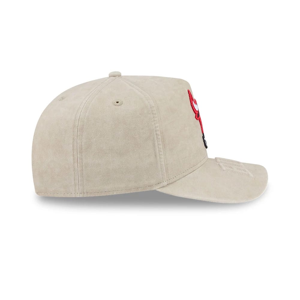 Pictured is this NBA Chicago Bulls 9FIFTY A-Frame Snapback cap in light beige. 7