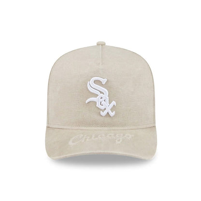 Pictured is this MLB Chicago White Sox 9FIFTY A-Frame Snapback cap in light beige. 3