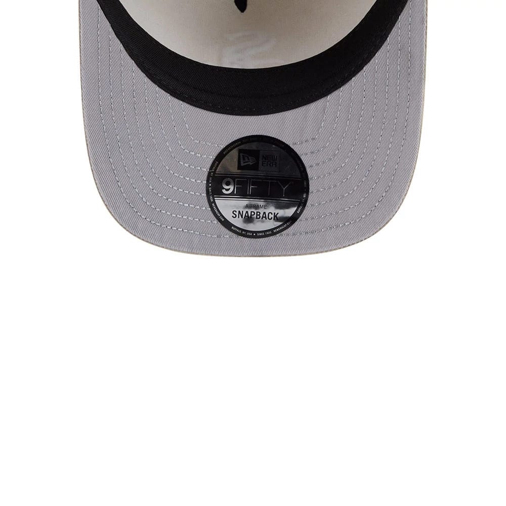Pictured is this MLB Chicago White Sox 9FIFTY A-Frame Snapback cap in light beige. 2