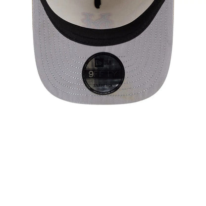 Pictured is this MLB New York Mets 9FIFTY A-Frame Snapback cap in light beige. 2