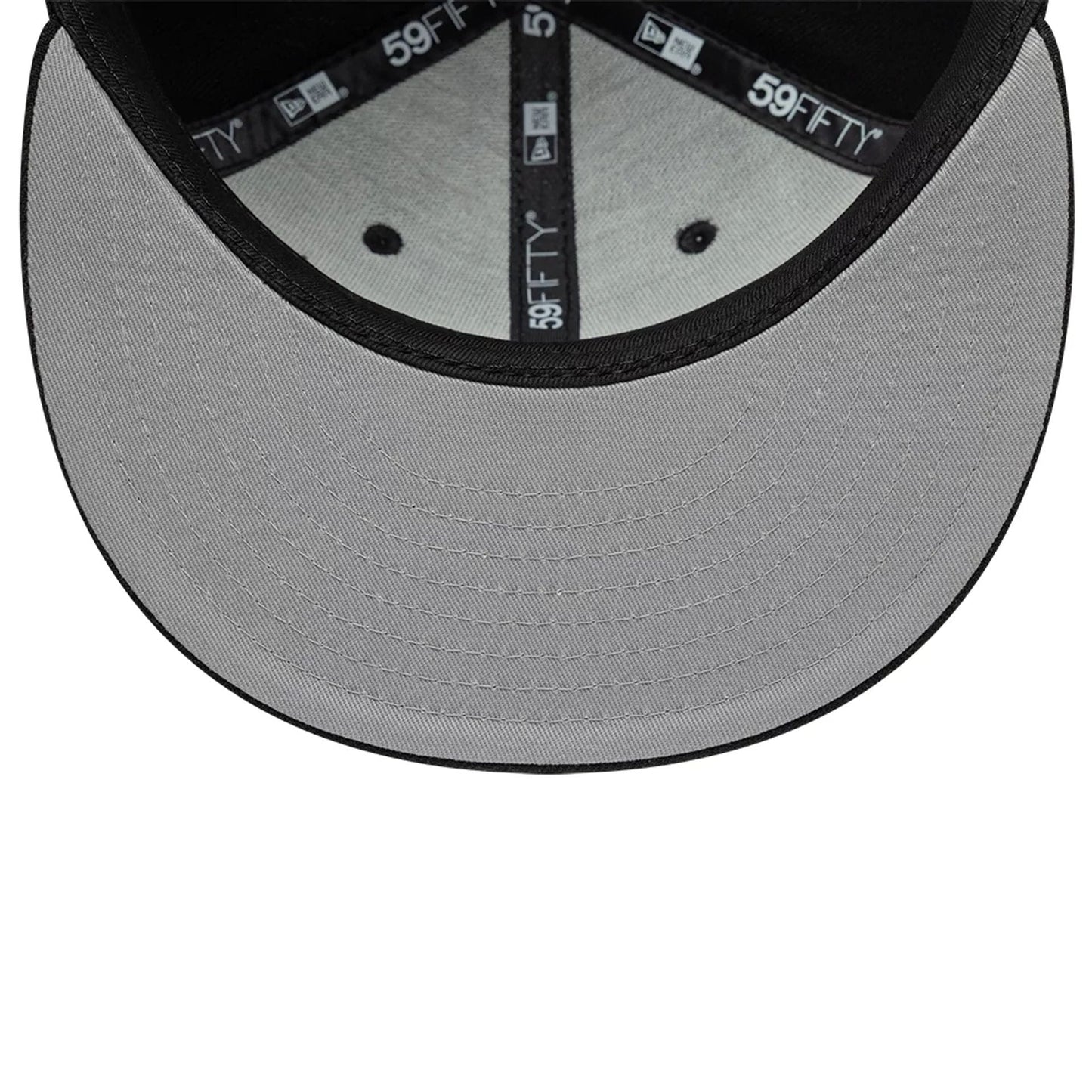 Pictured is this Gettomasa X New Era 59FIFTY Fitted cap in black. 2