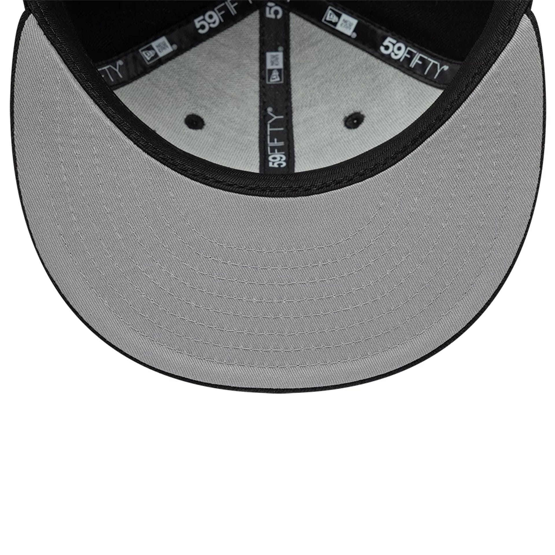 Pictured is this Gettomasa X New Era 59FIFTY Fitted cap in black. 2