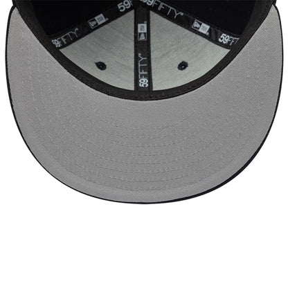 Pictured is this Gettomasa X New Era 59FIFTY Fitted cap in navy. 2