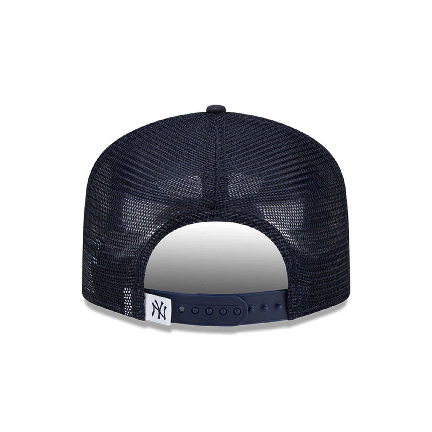 Pictured is this MLB Evergreen New York Yankees 19TWENTY cap in navy. 6