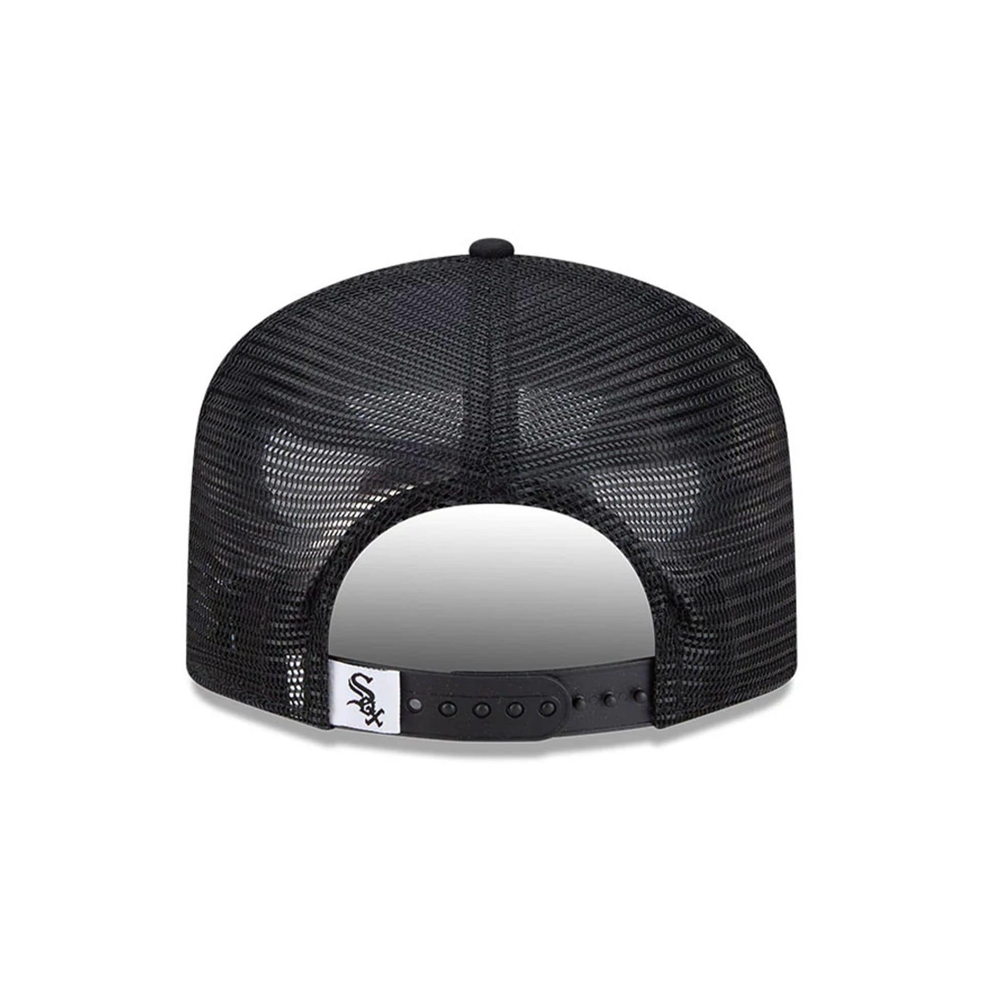 Pictured is this MLB Evergreen Chicago White Sox 19TWENTY cap in black. 5