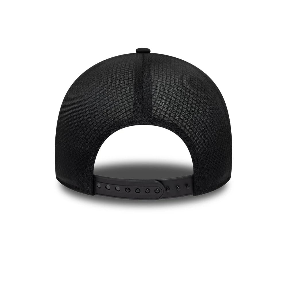 Pictured is this Williams 9FORTY Apex cap in black. 4