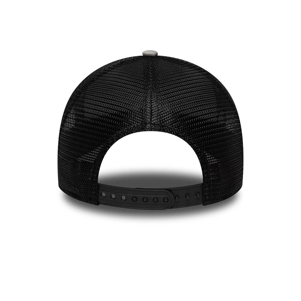 Pictured is this Williams E-Frame 9FORTY A-Frame Trucker cap in grey. 5