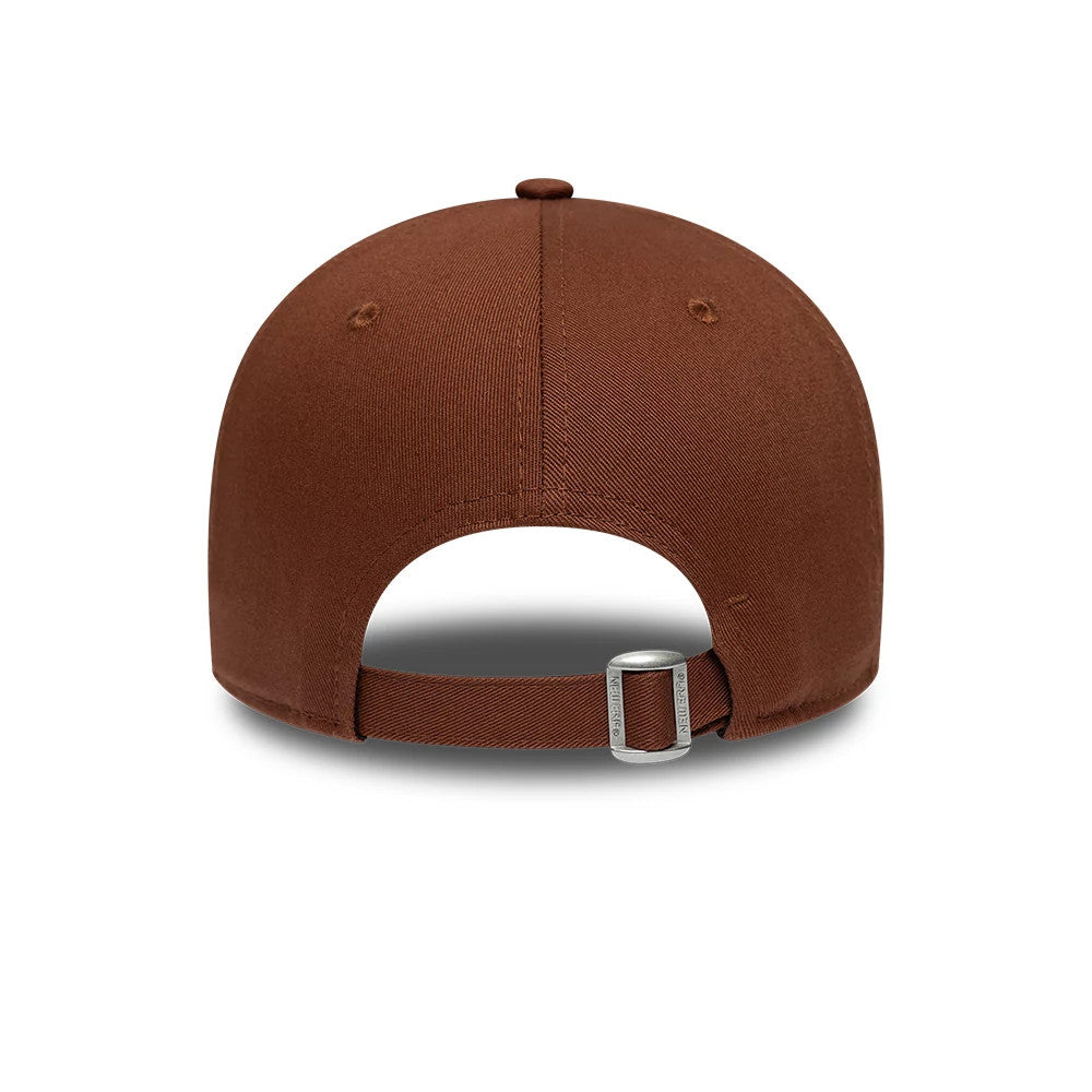 Pictured is this Williams 9FORTY cap in brown. 4