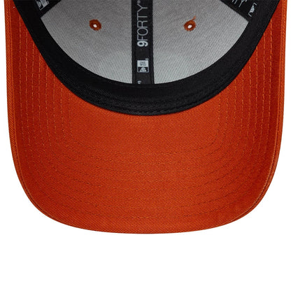Pictured is this Paris Saint-Germain 9FORTY cap in red. 5