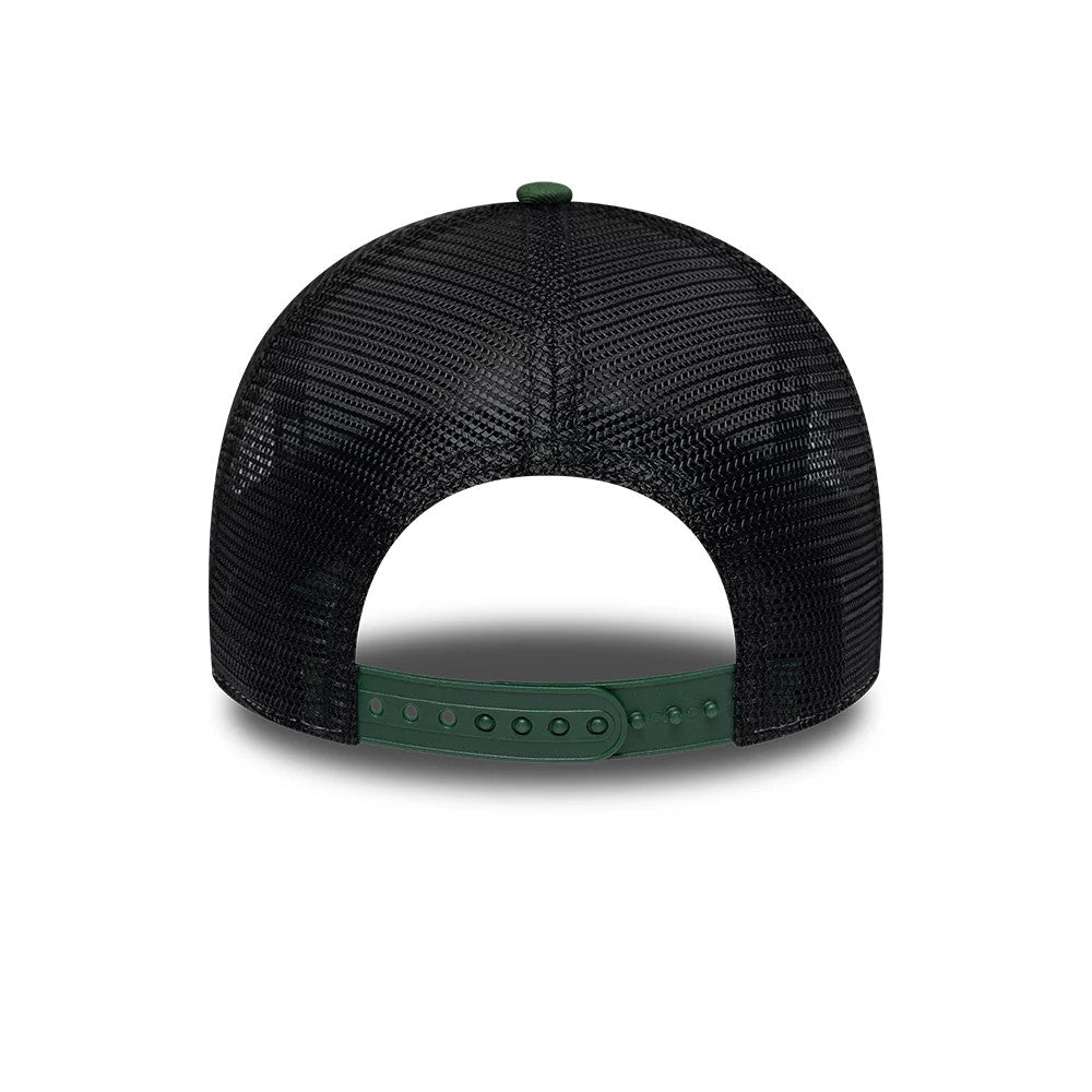 Pictured is this PSG Paris Saint-Germain 9FORTY E-Frame cap in dark green. 5
