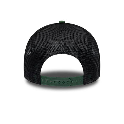 Pictured is this PSG Paris Saint-Germain 9FORTY E-Frame cap in dark green. 5