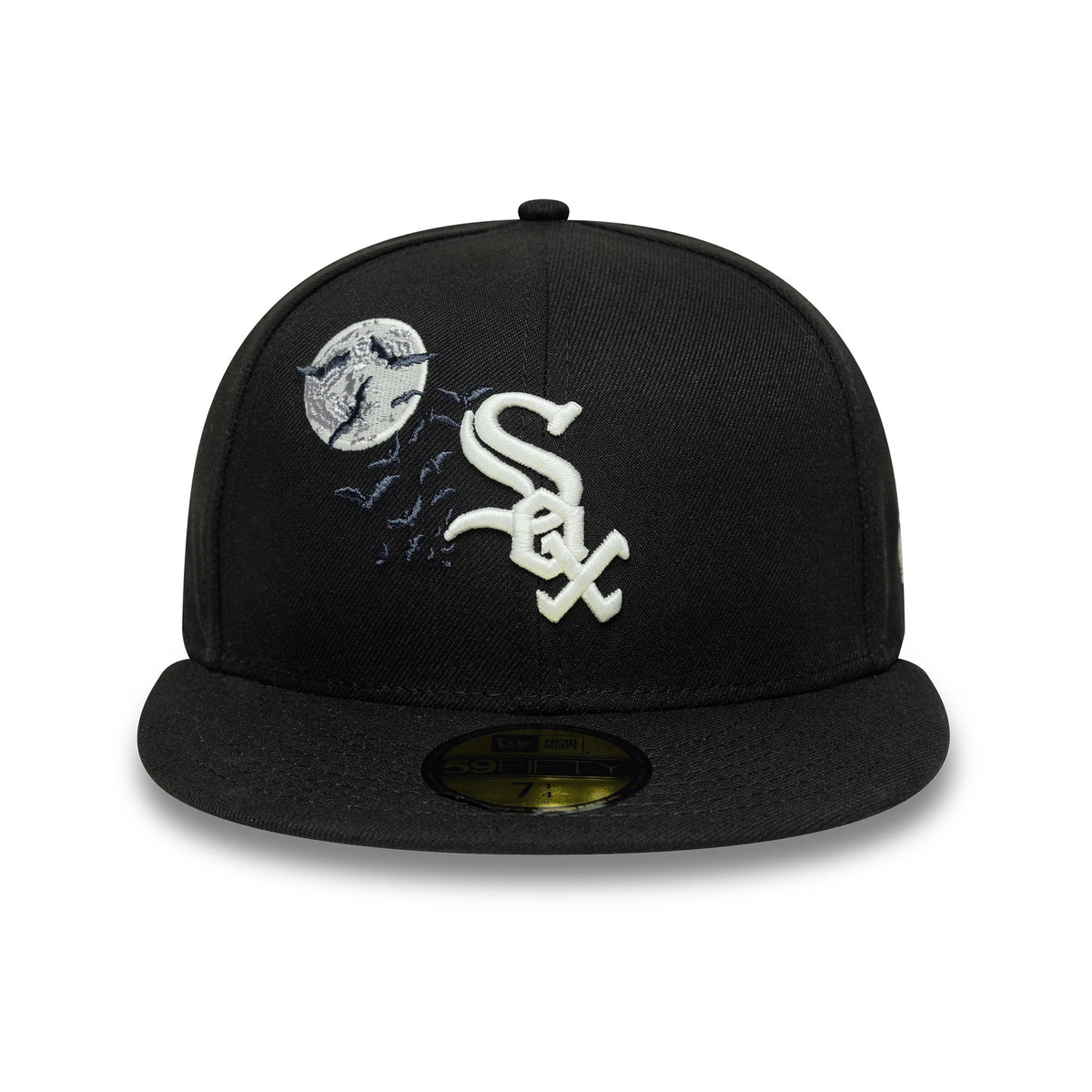 Pictured is this MLB Bats Chicago White Sox 59FIFTY Fitted cap in black. 3