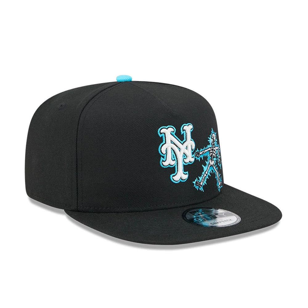 Mets MLB Electrocute Black New Era 9FIFTY A-Frame Snapback Adjustable Cap, three-quarter view showing a black structured crown with a blue and white embroidered NY Mets logo and lightning design on the front panel.