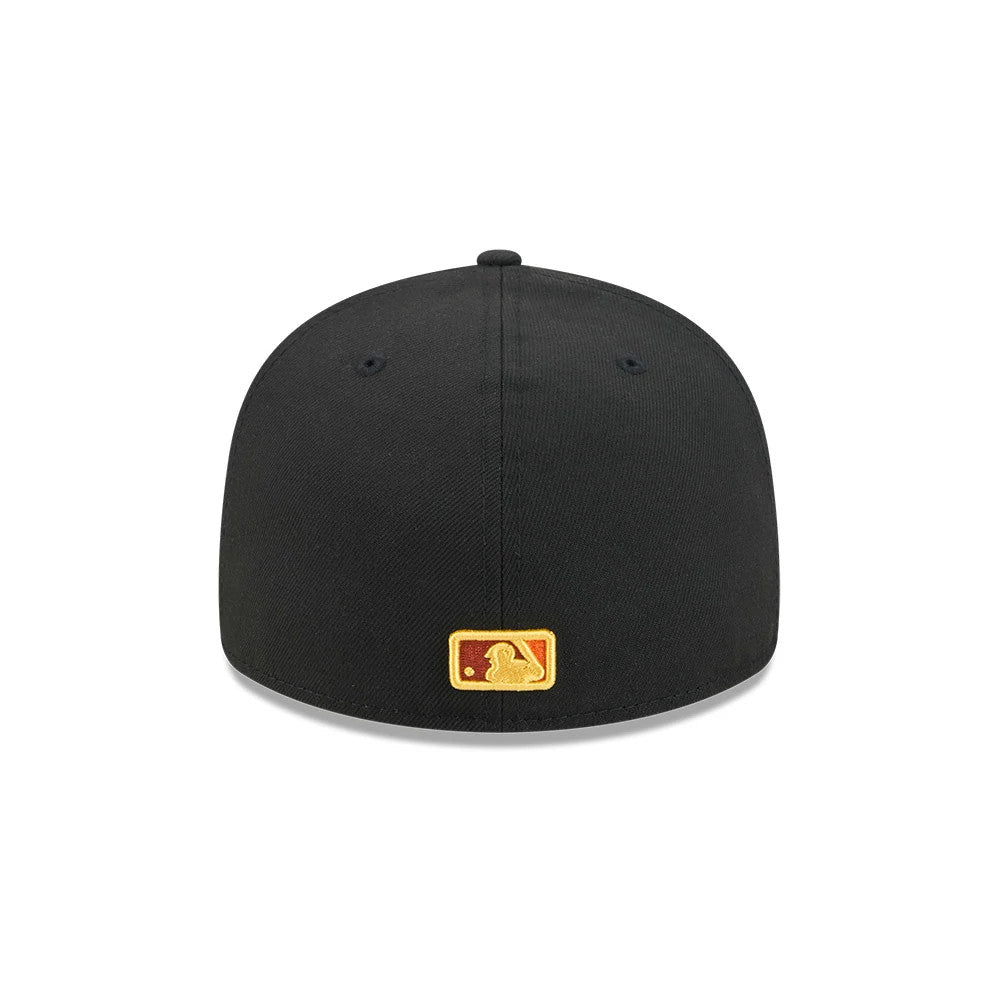 Pictured is this MLB Pumpkin Patch Chicago White Sox 59FIFTY Fitted cap in black. 6