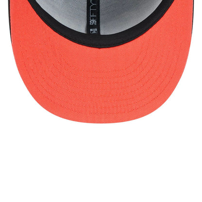 Pictured is this MLB Pumpkin Patch Chicago White Sox 59FIFTY Fitted cap in black. 2