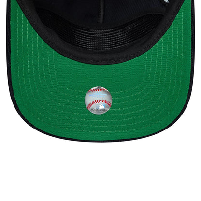 Pictured is this MLB Retro Dynasty New York Yankees Cord 19TWENTY cap in navy. 2