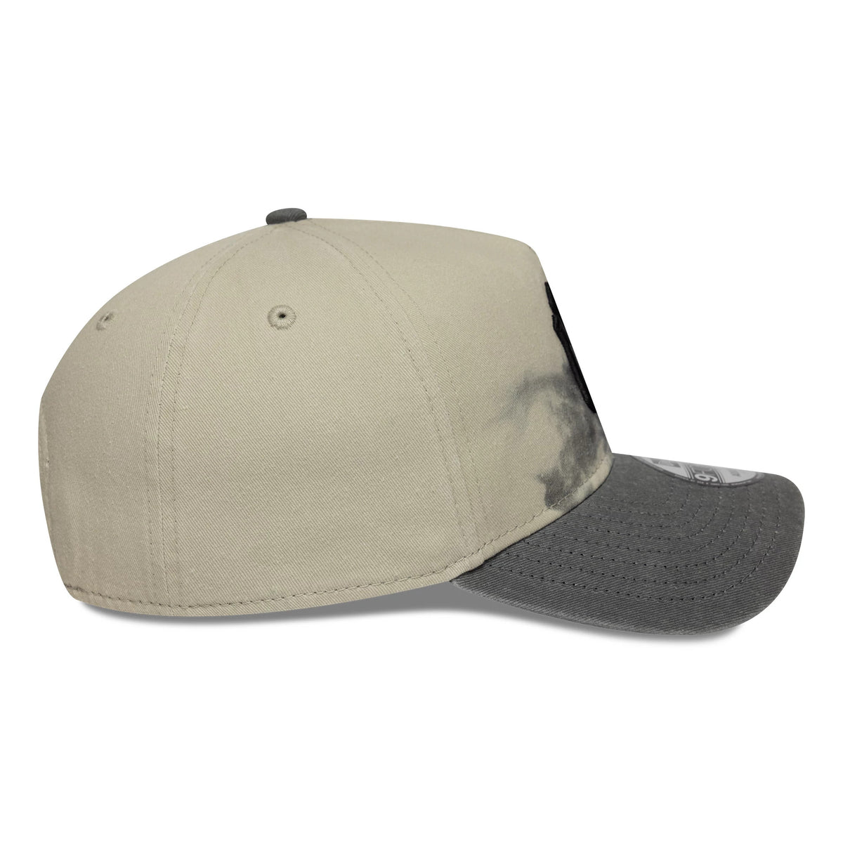 Pictured is this MLB Spectral New York Yankees 9FORTY A-Frame cap in Cream & Grey. 5