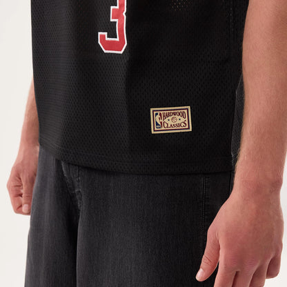 New Era Philadelphia 76ers NBA Hardwood Classic Mesh Oversized Black T-Shirt, side view showing the lower portion with a beige embroidered Hardwood Classics patch on the lower hem, the mesh black fabric texture, and a red.