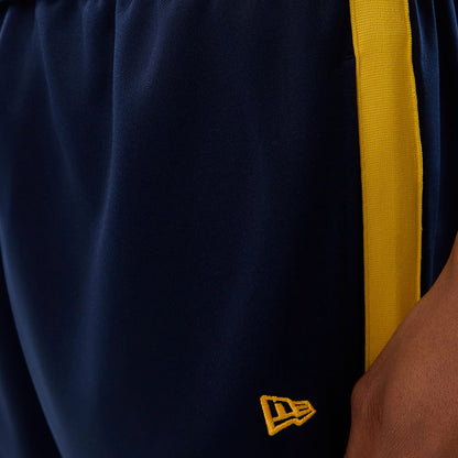 The model is wearing this NBA Hardwood Classic Straight Golden State Warriors Straight Leg Joggers in dark blue. 5