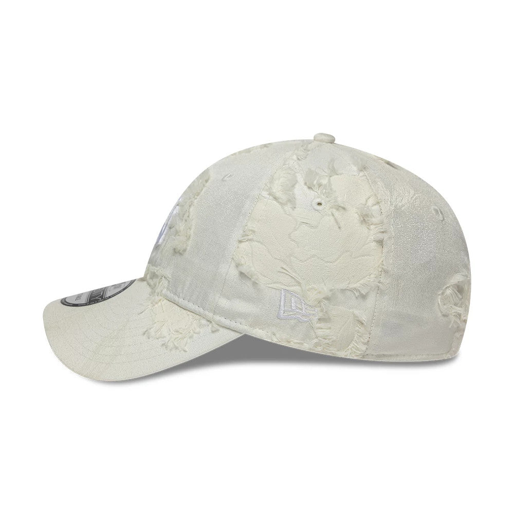 Pictured is this MLB Frayed New York Yankees 9TWENTY cap in light beige. 5