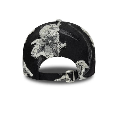 Pictured is this MLB Frayed New York Yankees 9TWENTY cap in black. 6