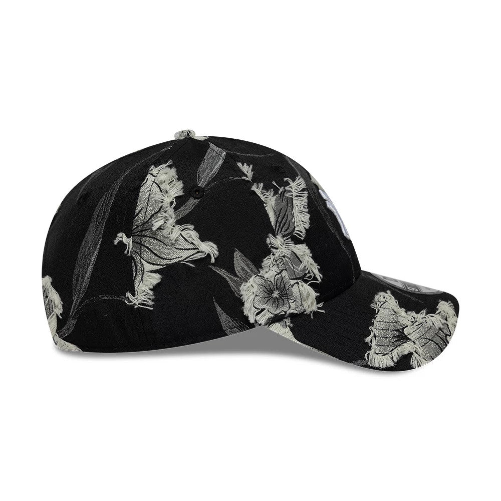 Pictured is this MLB Frayed New York Yankees 9TWENTY cap in black. 5