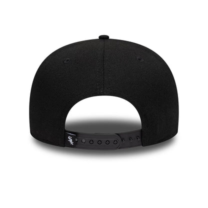 Pictured is this MLB Floral Chicago White Sox 9FIFTY Snapback cap in black. 5