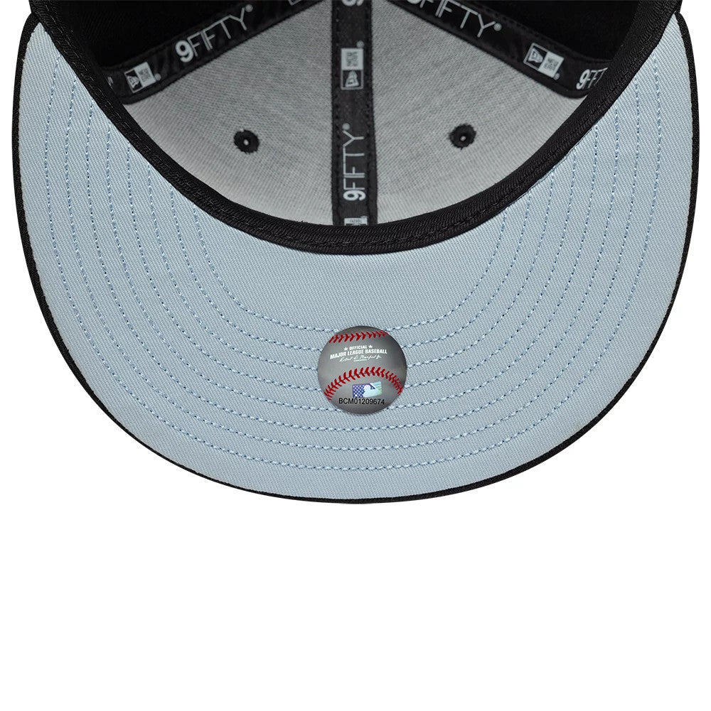 Pictured is this MLB Floral Chicago White Sox 9FIFTY Snapback cap in black. 2