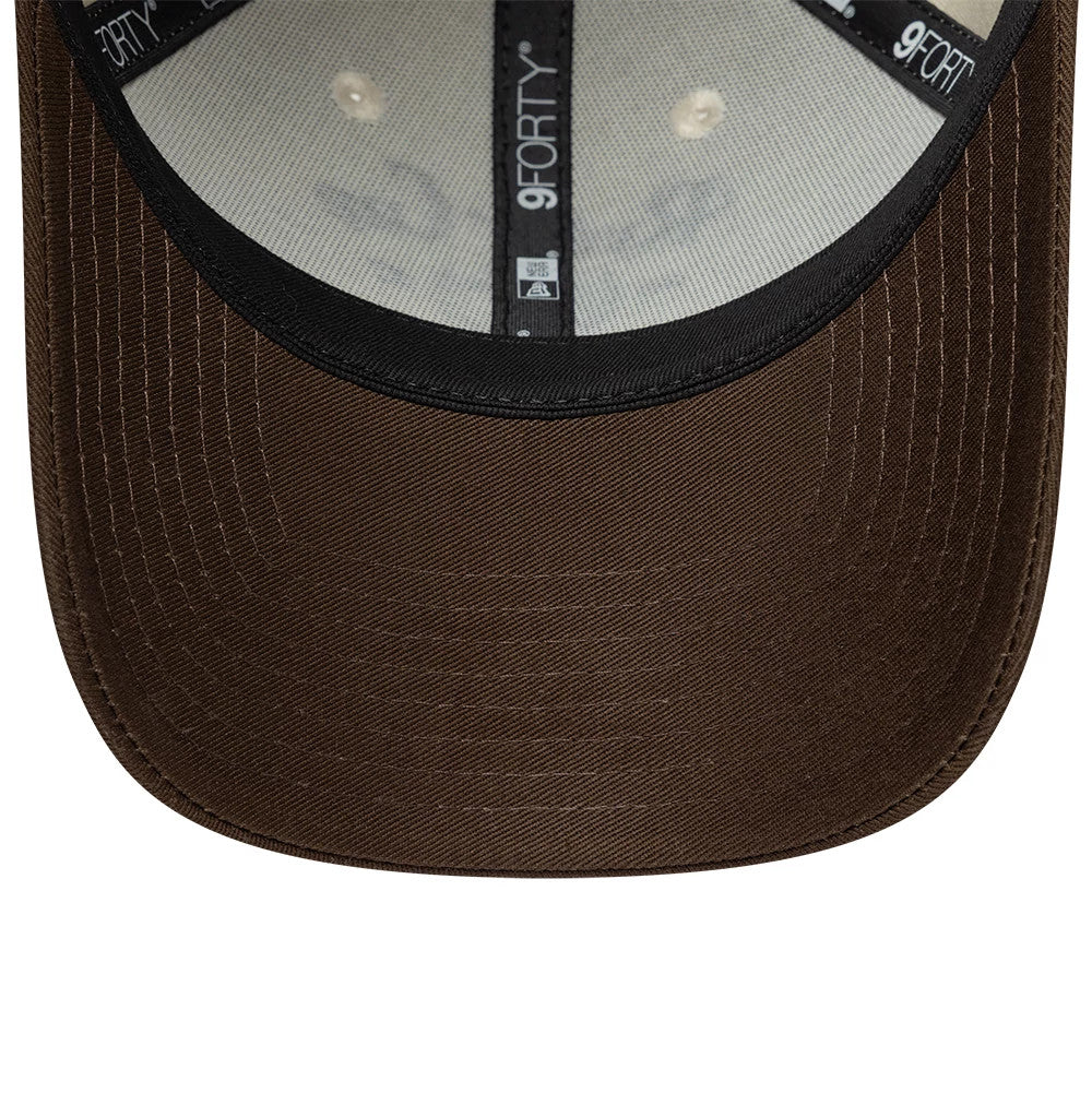 Pictured is this Ryder Cup 2027 Contrast Visor 9FORTY cap in cream. 7